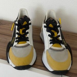 Fendi Men's Black, Yellow, and White Sneakers